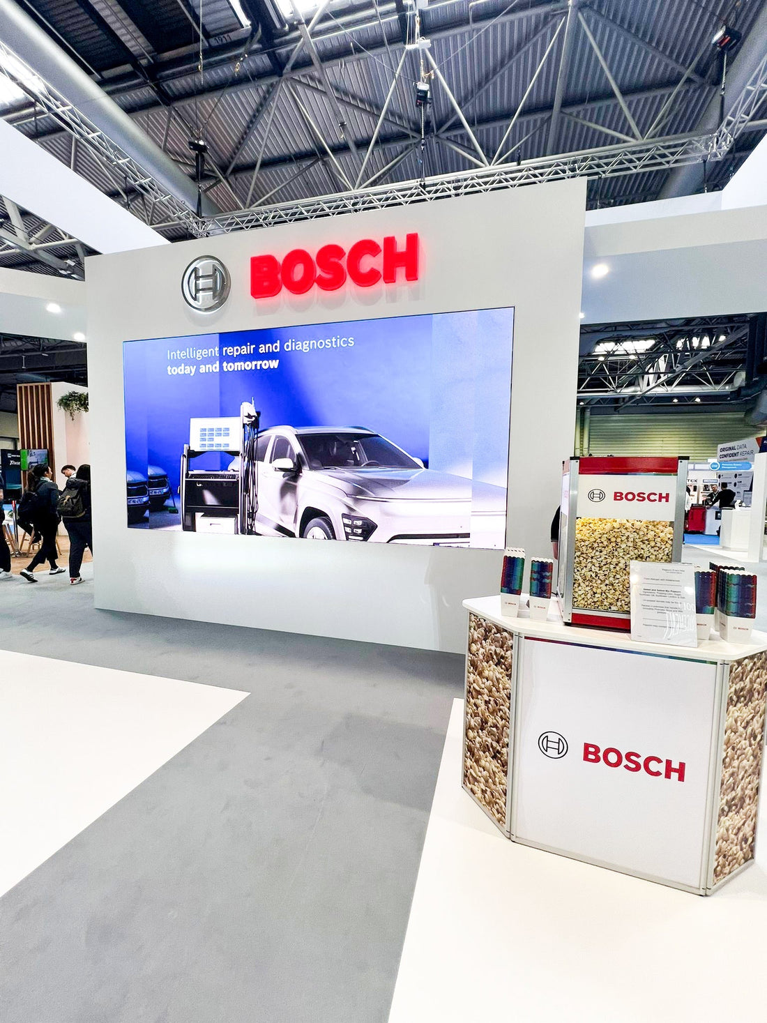BOSCH Takes Centre Stage with GT Digital Screens at Automechanika UK