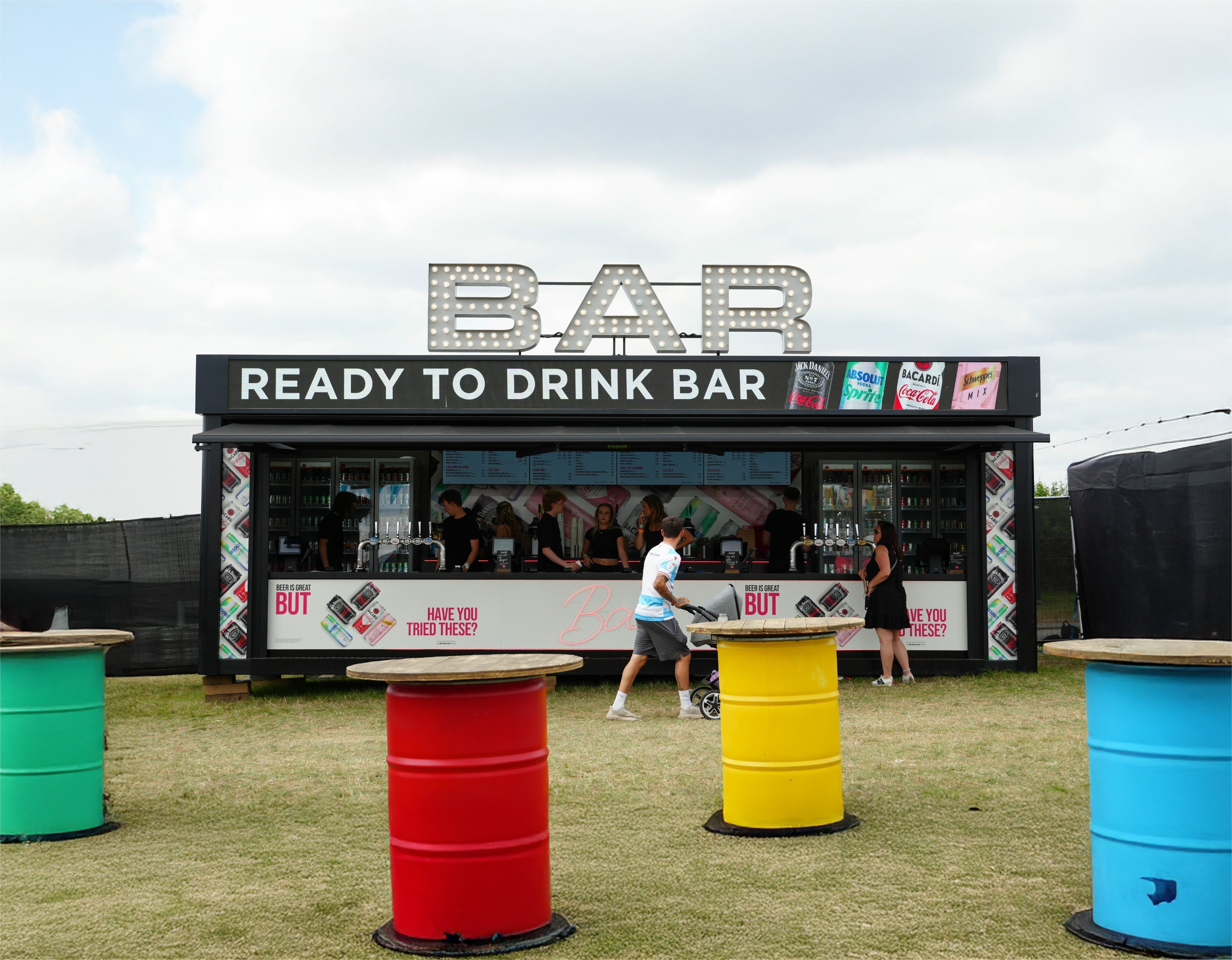 Freemans Bespoke Container Screen, Built by Grand Technix