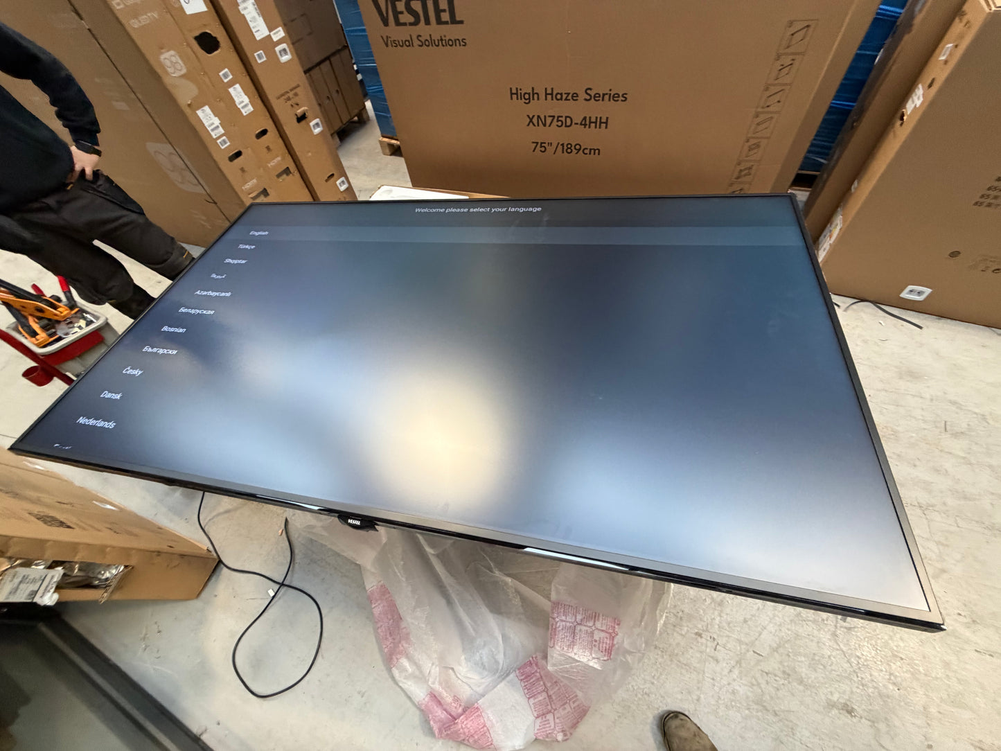 VESTEL 75" Signage Display