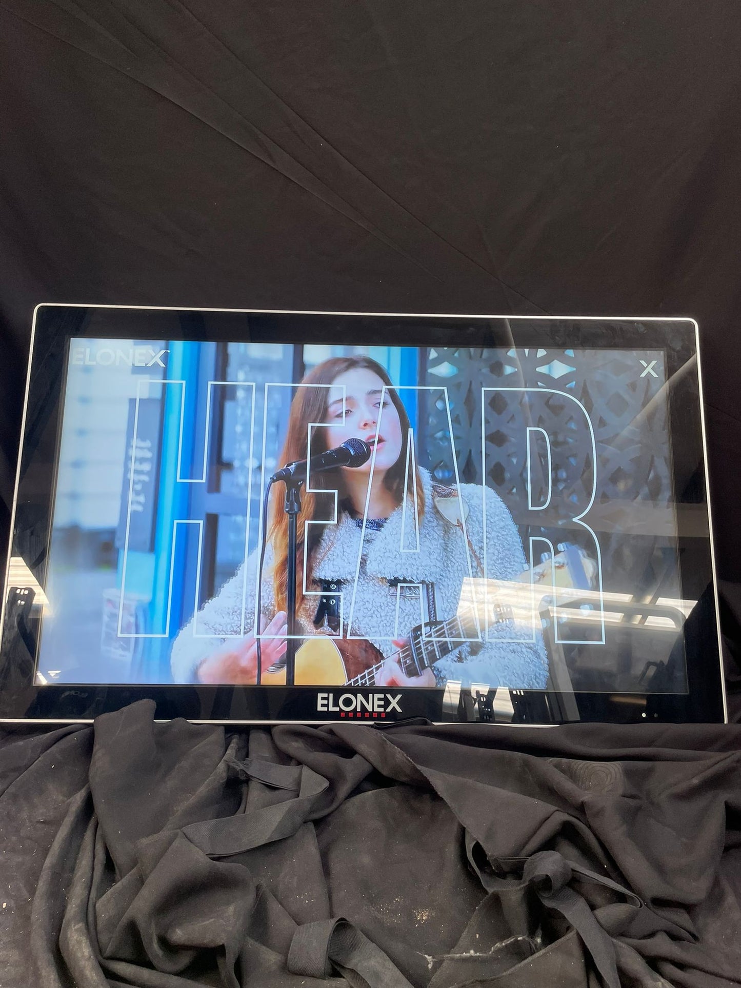 42” LCD  SCREEN - PF42LNX-5YW (Ex-Display)